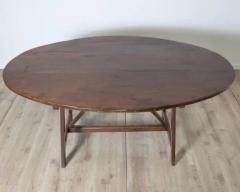 Oval Table In Walnut Wood - 4146720