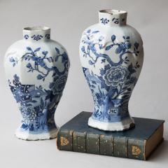 PAIR OF 18TH CENTURY DELFT OCTAGONAL BALUSTER VASES - 691890