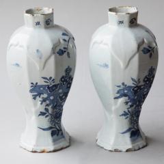 PAIR OF 18TH CENTURY DELFT OCTAGONAL BALUSTER VASES - 691901