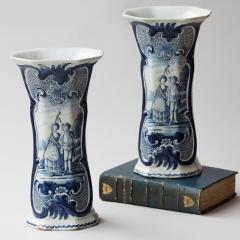 PAIR OF 18TH CENTURY OCTAGONAL DELFT VASES - 3768084