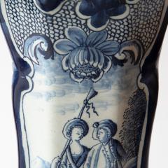 PAIR OF 18TH CENTURY OCTAGONAL DELFT VASES - 3768087