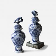 PAIR OF 19TH CENTURY DELFT BALUSTER VASES WITH LIDS - 4361198