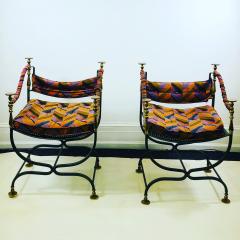 PAIR OF DECORATIVE ITALIAN CAMPAIGN SAVONAVOLA CHAIRS - 1113482