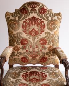 PAIR OF EARLY 18TH CENTURY ITALIAN WALNUT OPEN ARM CHAIRS CIRCA 1720 - 3550840