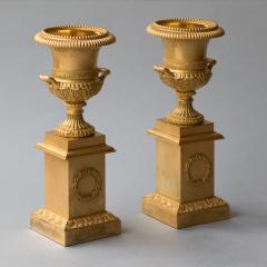 PAIR OF FRENCH EMPIRE PERIOD MEDICI URNS - 697345