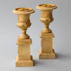 PAIR OF FRENCH EMPIRE PERIOD MEDICI URNS - 697347