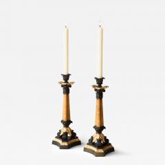 PAIR OF MARBLE PATINATED BRONZE AND GILT BRONZE CANDLESTICKS - 3980677