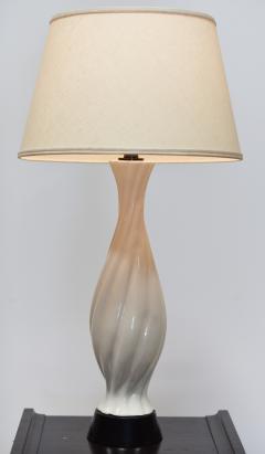 PAIR OF WHITE BALUSTER FORM TABLE LAMPS - 3038998