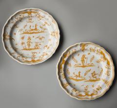 PAIR OF YELLOW AND WHITE SERVING PLATES WITH SHAPED RIMS - 4513622