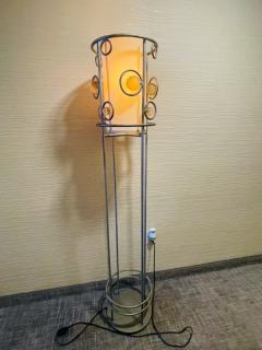 POST MODERNIST RESIN BALL AND METAL FLOOR LAMP - 2511708