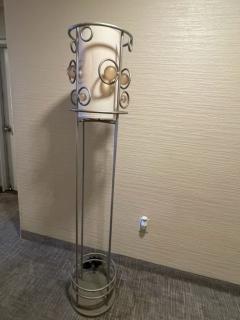 POST MODERNIST RESIN BALL AND METAL FLOOR LAMP - 2511747