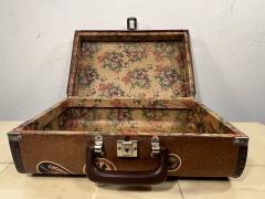 PRISTINE 1930S LUGGAGE WITH PERIOD TRAVEL STICKERS - 3301239