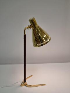 Paavo Tynell A Paavo Tynell Horseshoe Table Lamp Model 9224 in Brass Leather Idman 1950s - 4042704