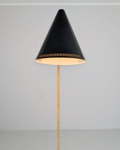 Paavo Tynell Paavo Tynell Nuns Hat Floor Lamp in Black Brass and Rattan Idman 1950s - 4470449