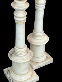Pair 1950s White Marble Columnar Lamps in the Neoclassical Taste - 4121169