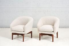 Pair Jens Risom Walnut Swivel Lounge Chair 1960 - 2932574