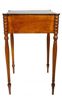Pair Of Federal Style Mahogany Bedside Tables - 4145633