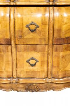 Pair Of Venetian Style Walnut Bombe Commodinis - 4158382