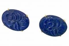 Pair of 14k Gold and carved Lapis Lazuli floral earrings - 3726870