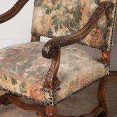 Pair of 19th Century French Walnut Armchairs - 3615372