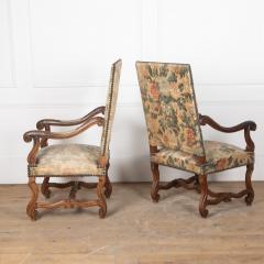 Pair of 19th Century French Walnut Armchairs - 3615382