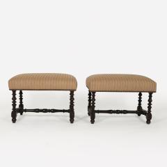 Pair of Baroque Period Turned Walnut Stools French circa 1750 - 4119044