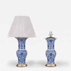 Pair of Chinese Blue and White Porcelain Fish Tail Lamps on Gilt Bases - 4379484