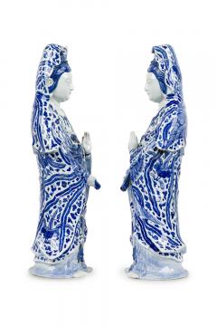 Pair of Chinese Porcelain Standing Figures - 4321170