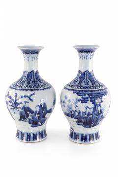 Pair of Chinese Qing Dynasty Style Figurative Scene Porcelain Vases - 4199354