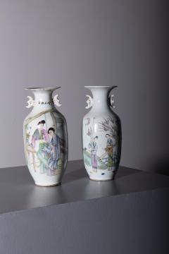 Pair of Chinese porcelain vases - 3873594