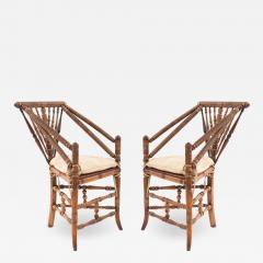 Pair of English Charles II Oak Triangular Chairs - 1421406