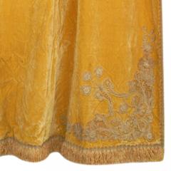 Pair of English Georgian Style Gold Velvet Fringe Lace Drapes - 4407623