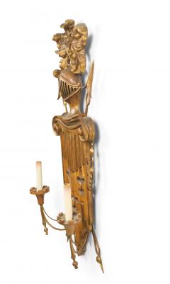 Pair of English Renaissance Style Gilt Metal and Fruitwood Wall Sconces - 4631384