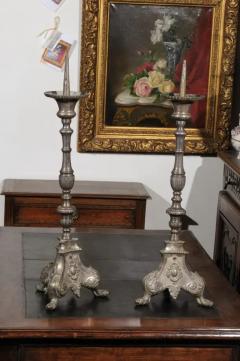 Pair of French Louis XV 18th Century Silvered Bronze Candlestick with Paw Feet - 3424265