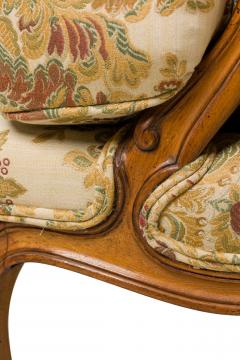 Pair of French Louis XV Beige Armchairs - 4653314