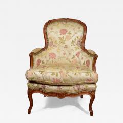 Pair of French Louis XV Walnut Bergere Chairs - 2682308