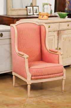 Pair of French Louis XVI Style 1900s Painted Berg res Chairs with Upholstery - 3509379