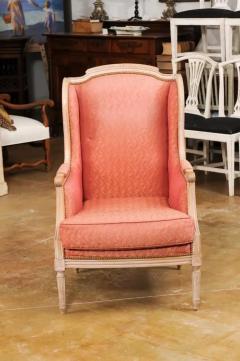 Pair of French Louis XVI Style 1900s Painted Berg res Chairs with Upholstery - 3509383