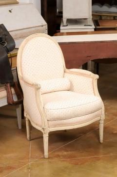 Pair of French Louis XVI Style Painted Berg res Chairs with Oval Shaped Backs - 3538329