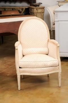 Pair of French Louis XVI Style Painted Berg res Chairs with Oval Shaped Backs - 3538331