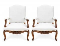 Pair of French Regence Style Armchairs in carved Walnut 19th Century - 4760091