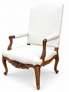 Pair of French Regence Style Armchairs in carved Walnut 19th Century - 4760093