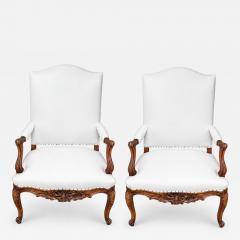 Pair of French Regence Style Armchairs in carved Walnut 19th Century - 4760965