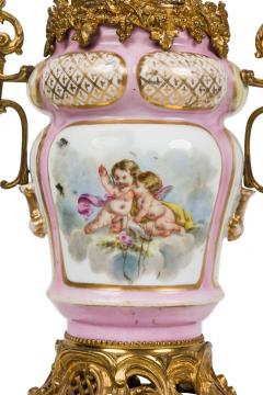 Pair of French Victorian Pink Sevres Porcelain Oil Lamps - 4631673
