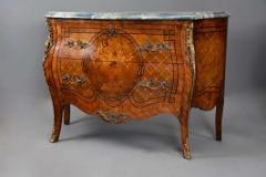 Pair of French early 20thc highly decorative Kingwood bombe commodes - 4805802