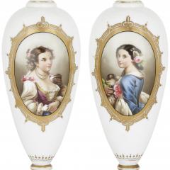 Pair of French glass vases painted with portraits - 1611174