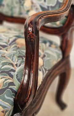 Pair of French or Italian Louis XIV Walnut Large Armchairs mid 18th century - 3200897