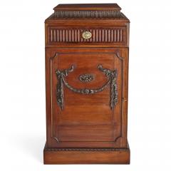 Pair of Georgian style mahogany cabinet stands - 2951063