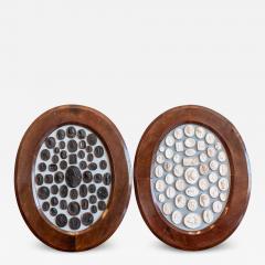Pair of Italian 19th Century Black and White Intaglios in Oval Wooden Frames - 3610801