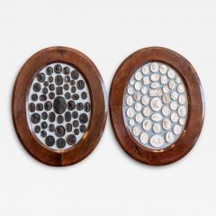 Pair of Italian 19th Century Black and White Intaglios in Oval Wooden Frames - 3610833